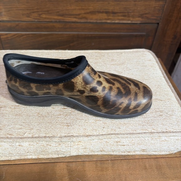 Women's Size 8 Sloggers Red Paisley Animal Print Lot Of 2 - Picture 11 of 16